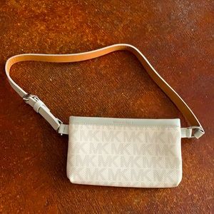 NWOT Michael Kors White/Grey Signature Pull Chain Belt Bag, Size L